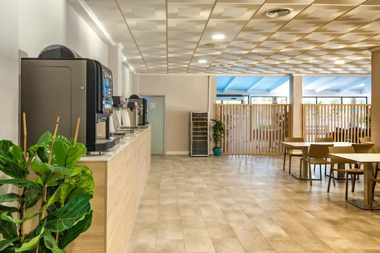 Fergus Club Carema Splash Playas De Fornells Ngoại thất bức ảnh