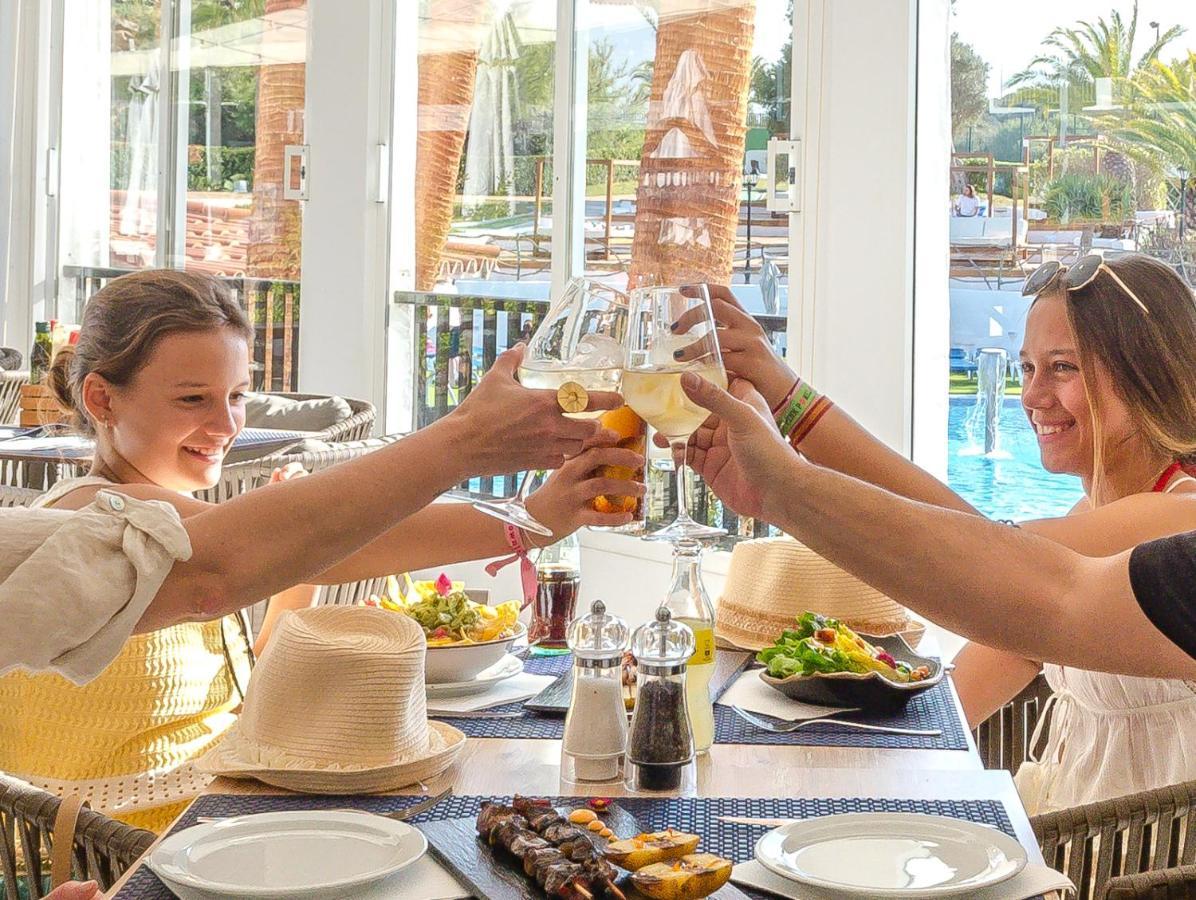 Fergus Club Carema Splash Playas De Fornells Ngoại thất bức ảnh